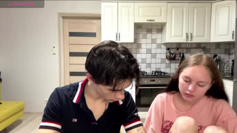 flowerscouple online show from April 2026 04:20:02 AM