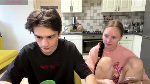 flowerscouple online show from April 2026 04:34:01 AM