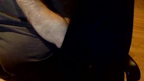 Snapshot of flowmover chatting on January 2025 01:00:02 PM flowmover online show from January 2025 01:00:02 PM