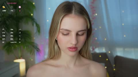 Snapshot of fluffy_angel chatting on December 2024 08:52:01 AM Adeline online show from December 2024 08:52:01 AM