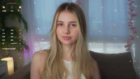 Snapshot of fluffy_angel chatting on December 2024 08:44:02 AM Adeline online show from December 2024 08:44:02 AM