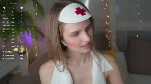 Snapshot of fluffy_angel chatting on December 2024 03:15:01 PM Adeline online show from December 2024 03:15:01 PM