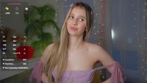 Snapshot of fluffy_angel chatting on March 2025 03:09:02 PM Adeline online show from March 2025 03:09:02 PM