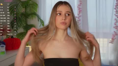 Snapshot of fluffy_angel chatting on March 2025 08:41:02 AM Adeline online show from March 2025 08:41:02 AM