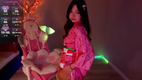 Snapshot of fluffy_rose chatting on October 2025 05:58:02 PM Rose online show from October 2025 05:58:02 PM