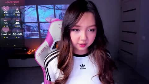 Snapshot of fluffy_rose chatting on November 2025 02:21:01 AM Rose online show from November 2025 02:21:01 AM