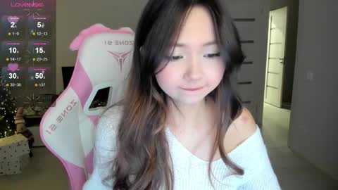 Snapshot of fluffy_rose chatting on December 2025 02:06:02 AM Rose online show from December 2025 02:06:02 AM