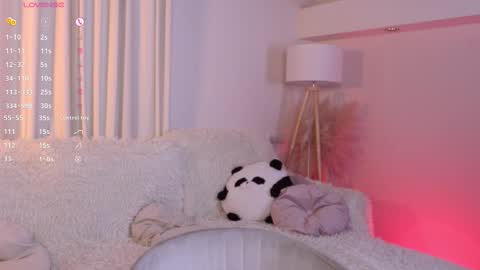 Snapshot of fluffy_waffles chatting on September 2025 09:36:01 PM LilLisa online show from September 2025 09:36:01 PM