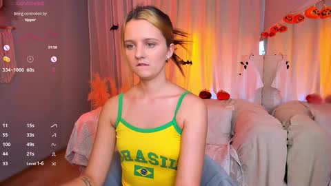 Snapshot of fluffy_waffles chatting on November 2025 03:47:02 PM LilLisa online show from November 2025 03:47:02 PM