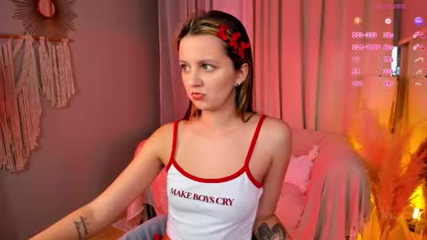 Snapshot of fluffy_waffles chatting on November 2025 03:45:01 PM LilLisa online show from November 2025 03:45:01 PM