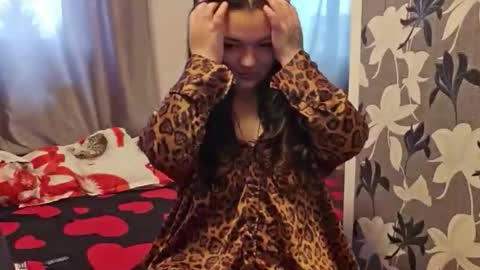 FluffyLuna online show from November 2025 08:38:01 AM