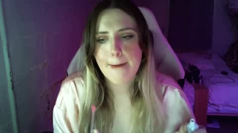 Snapshot of fluxsux chatting on October 2025 01:08:02 PM Flux online show from October 2025 01:08:02 PM