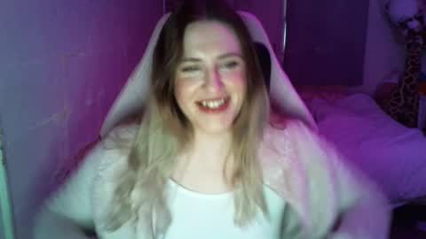 Snapshot of fluxsux chatting on November 2025 02:06:02 PM Flux online show from November 2025 02:06:02 PM