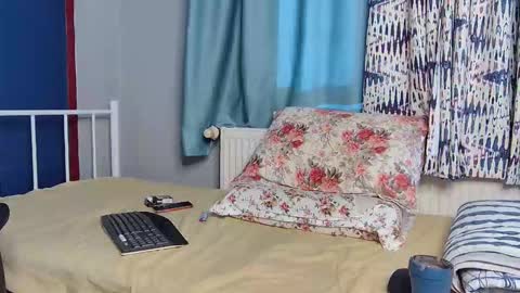 Fly online show from November 2025 10:51:02 AM