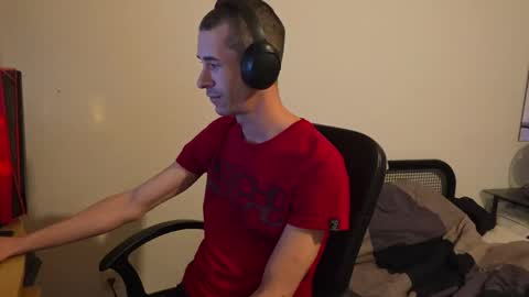 flyhigh92 online show from April 2026 11:54:02 PM