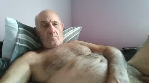 Snapshot of follador1001 chatting on June 2026 11:22:02 AM follador1001 online show from June 2026 11:22:02 AM