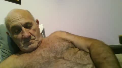 Snapshot of follador1001 chatting on July 2026 08:04:01 PM follador1001 online show from July 2026 08:04:01 PM