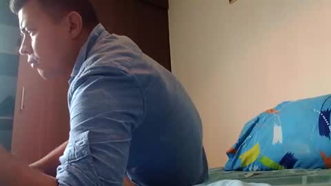 Snapshot of follonwx16xd chatting on September 2025 05:37:01 PM follonwx16xd online show from September 2025 05:37:01 PM