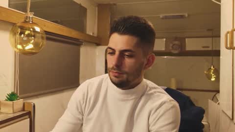 independent model online show from March 2026 04:36:01 PM