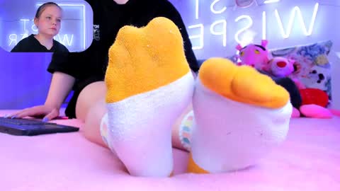 Snapshot of footfetish_baby chatting on December 2024 04:37:01 PM Molly online show from December 2024 04:37:01 PM