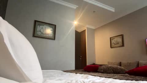 forbiddennvelvet online show from October 2025 09:17:01 AM