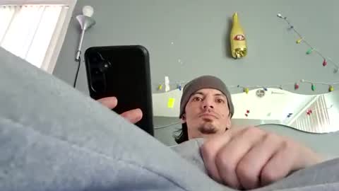 Snapshot of foreveryung723 chatting on October 2025 11:06:02 PM foreveryung723 online show from October 2025 11:06:02 PM