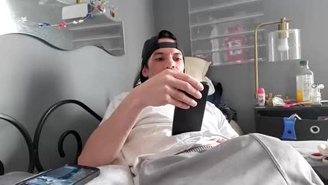 Snapshot of foreveryung723 chatting on October 2025 11:06:02 PM foreveryung723 online show from October 2025 11:06:02 PM