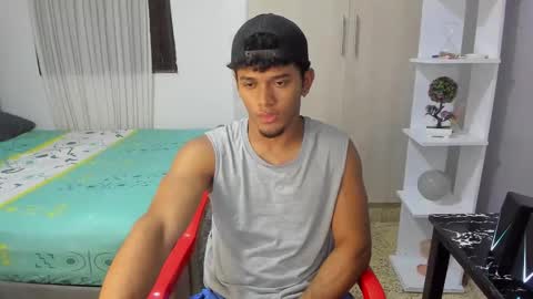 Snapshot of fox_evans chatting on November 2025 06:01:01 AM Fox online show from November 2025 06:01:01 AM