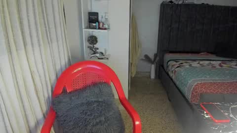 Snapshot of fox_evans chatting on December 2025 07:23:01 AM Fox online show from December 2025 07:23:01 AM