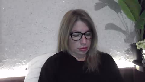 Snapshot of fox_red_lady7 chatting on December 2024 08:05:01 PM fox_red_lady7 online show from December 2024 08:05:01 PM