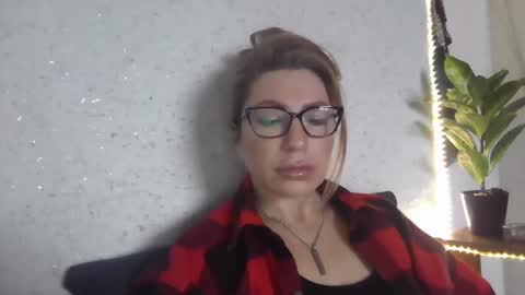 Snapshot of fox_red_lady7 chatting on March 2025 07:32:02 AM fox_red_lady7 online show from March 2025 07:32:02 AM