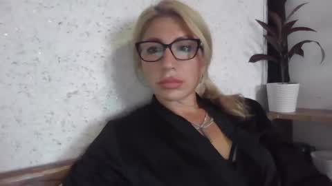 Snapshot of fox_red_lady7 chatting on September 2025 02:30:02 PM fox_red_lady7 online show from September 2025 02:30:02 PM