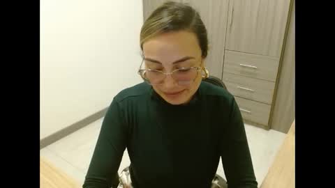 Snapshot of fox_renata chatting on October 2025 02:59:01 AM Renata online show from October 2025 02:59:01 AM