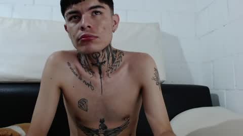 Snapshot of foxbadboy chatting on May 2026 06:00:01 AM foxbadboy online show from May 2026 06:00:01 AM