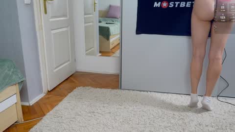 Snapshot of foxeslovefoxes chatting on December 2024 01:32:01 PM CUSTOM PHOTOS AND VIDEOS -  online show from December 2024 01:32:01 PM