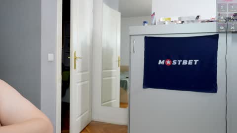 Snapshot of foxeslovefoxes chatting on December 2024 02:49:02 PM CUSTOM PHOTOS AND VIDEOS -  online show from December 2024 02:49:02 PM