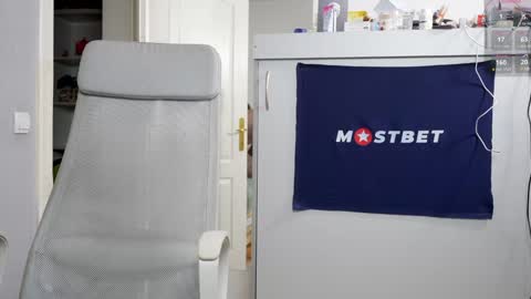 Snapshot of foxeslovefoxes chatting on December 2024 02:09:01 PM CUSTOM PHOTOS AND VIDEOS -  online show from December 2024 02:09:01 PM