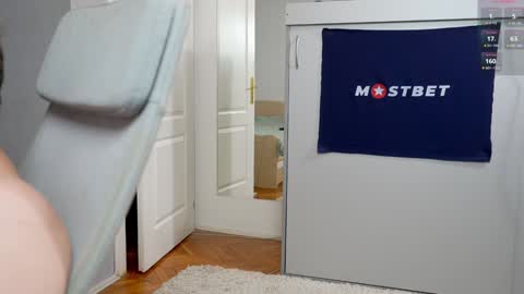 Snapshot of foxeslovefoxes chatting on December 2024 02:17:02 PM CUSTOM PHOTOS AND VIDEOS -  online show from December 2024 02:17:02 PM