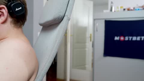 Snapshot of foxeslovefoxes chatting on December 2024 02:16:02 PM CUSTOM PHOTOS AND VIDEOS -  online show from December 2024 02:16:02 PM