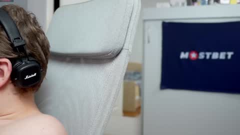 Snapshot of foxeslovefoxes chatting on December 2024 12:55:02 PM CUSTOM PHOTOS AND VIDEOS -  online show from December 2024 12:55:02 PM