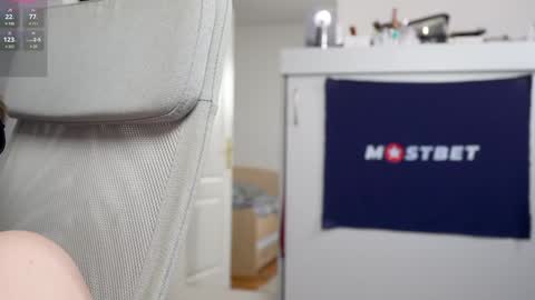 Snapshot of foxeslovefoxes chatting on December 2024 12:23:02 PM CUSTOM PHOTOS AND VIDEOS -  online show from December 2024 12:23:02 PM