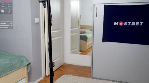 Snapshot of foxeslovefoxes chatting on December 2024 06:31:01 PM CUSTOM PHOTOS AND VIDEOS -  online show from December 2024 06:31:01 PM