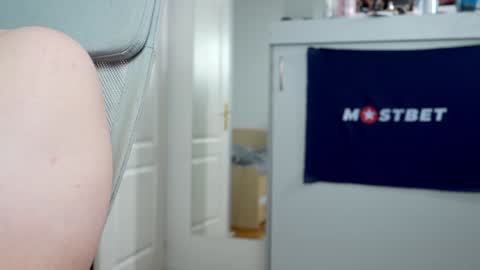 Snapshot of foxeslovefoxes chatting on January 2025 11:48:01 AM CUSTOM PHOTOS AND VIDEOS -  online show from January 2025 11:48:01 AM