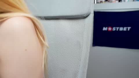 Snapshot of foxeslovefoxes chatting on January 2025 05:29:02 PM CUSTOM PHOTOS AND VIDEOS -  online show from January 2025 05:29:02 PM