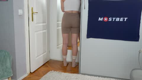 Snapshot of foxeslovefoxes chatting on January 2025 03:02:01 PM CUSTOM PHOTOS AND VIDEOS -  online show from January 2025 03:02:01 PM