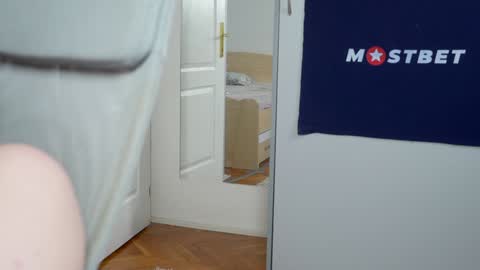 Snapshot of foxeslovefoxes chatting on January 2025 11:06:02 AM CUSTOM PHOTOS AND VIDEOS -  online show from January 2025 11:06:02 AM