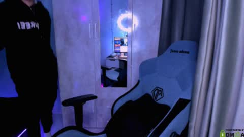 Foxicfu online show from March 2025 03:13:02 PM