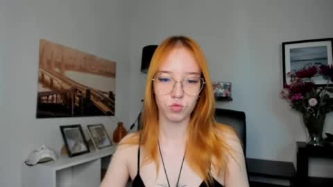 Snapshot of foxsonya chatting on May 2026 05:47:01 AM Sonya online show from May 2026 05:47:01 AM