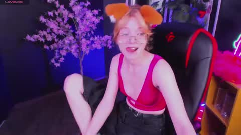 Snapshot of foxxxypolly chatting on June 2026 05:35:01 AM Polly online show from June 2026 05:35:01 AM