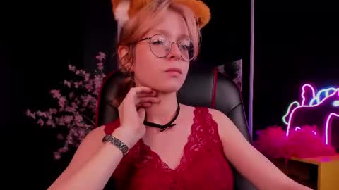 Snapshot of foxxxypolly chatting on July 2026 05:14:01 AM Polly online show from July 2026 05:14:01 AM